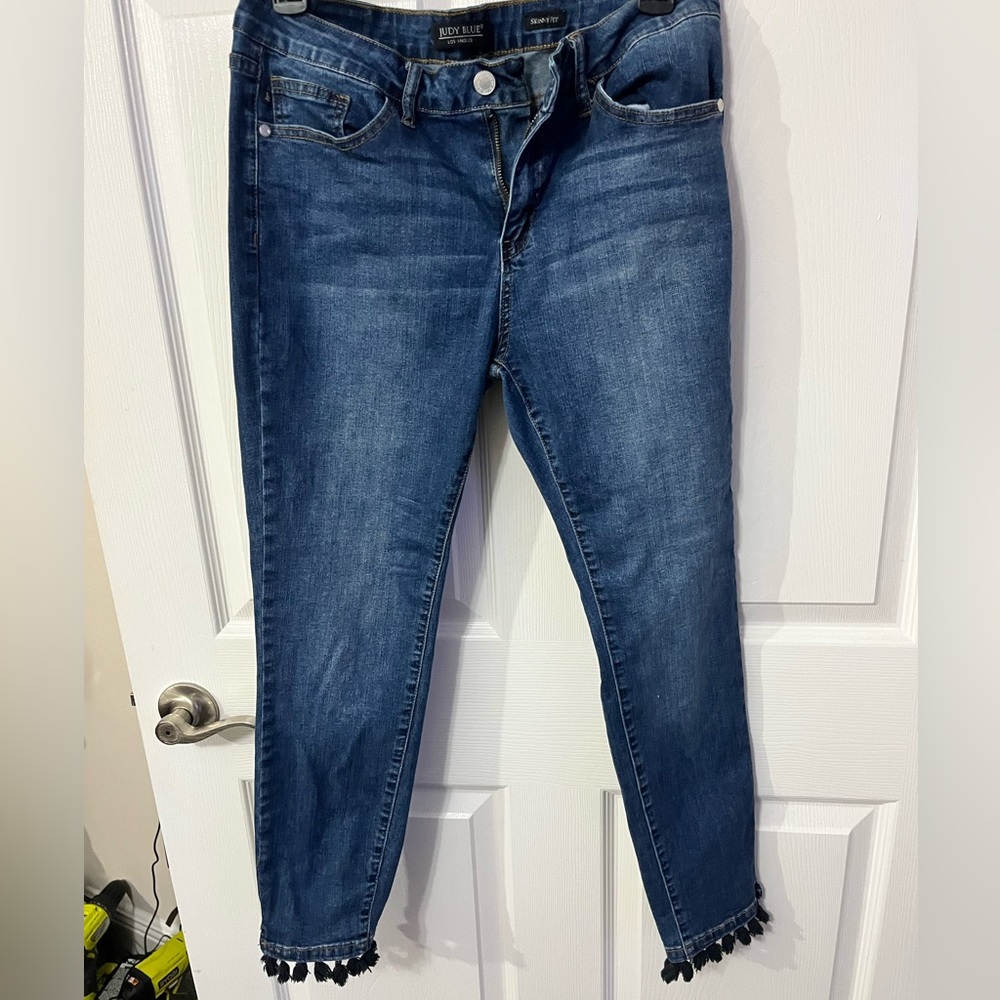 Judy Blue, 13/31 skinny, cropped with “fringe”. EUC $45 OBO